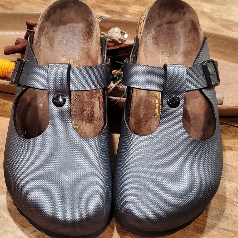 COPY - BIRKENSTOCK PAPILLIO CLOGS           ICY GREY METTALLIC SIZE-EU-40= US W…